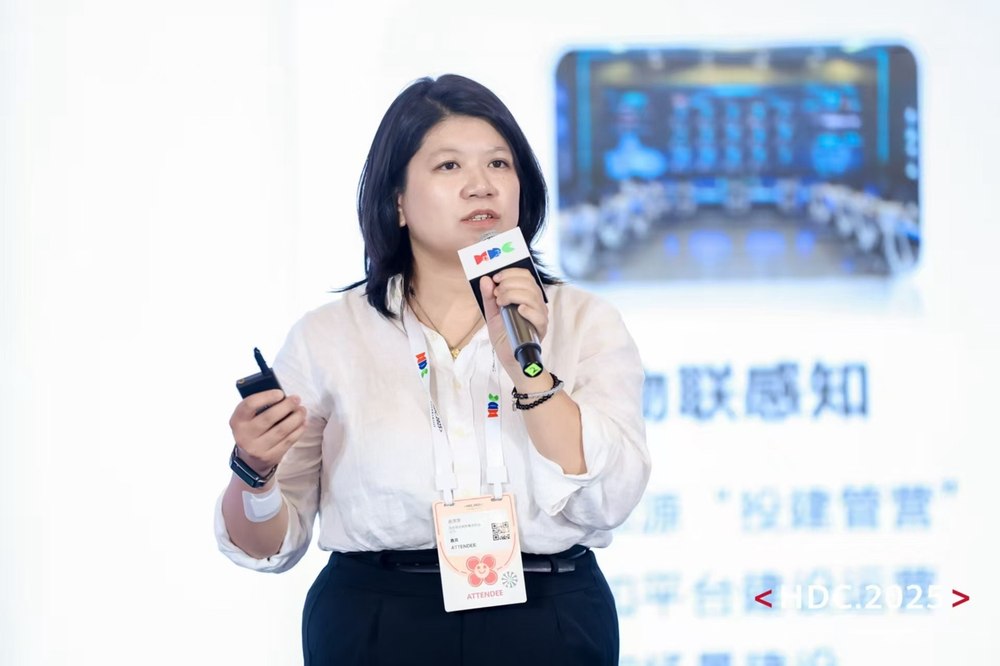 女人拿著手機

AI 生成的內(nèi)容可能不正確。