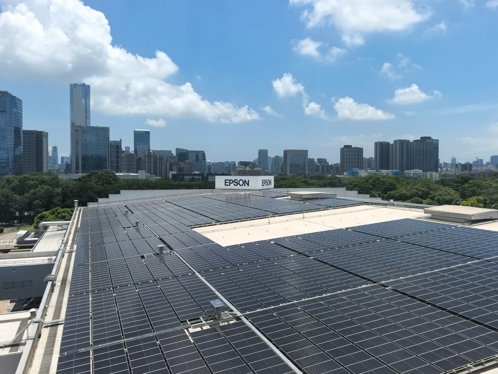 城市街道与高楼大厦的景色<em></em>
<em></em>
AI 生成的内容可能不正确。