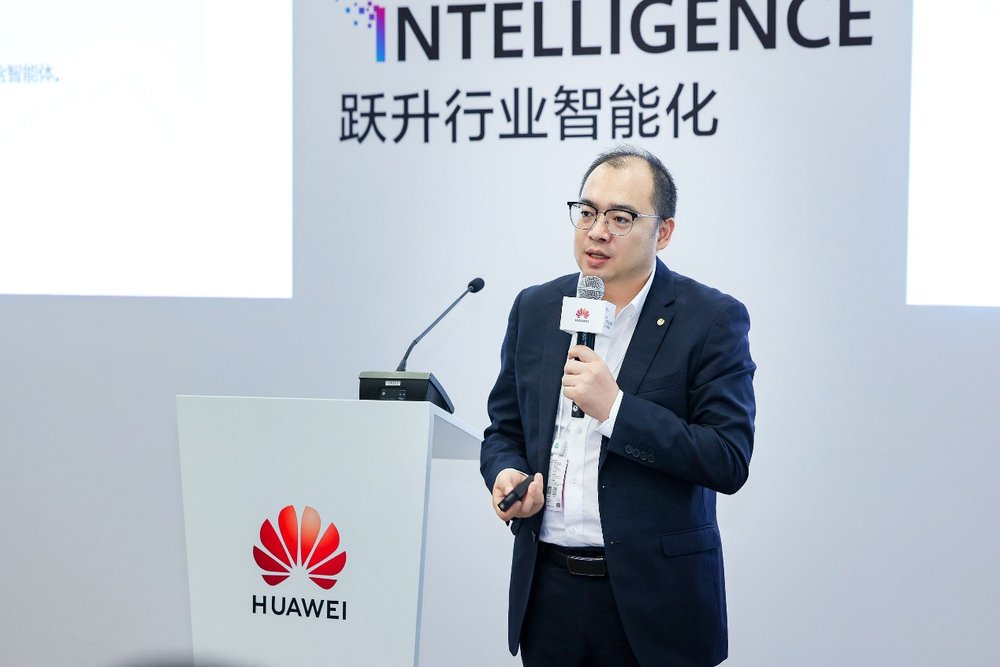 【图片2】北京致远互联软件股份有限公司副总裁 张意